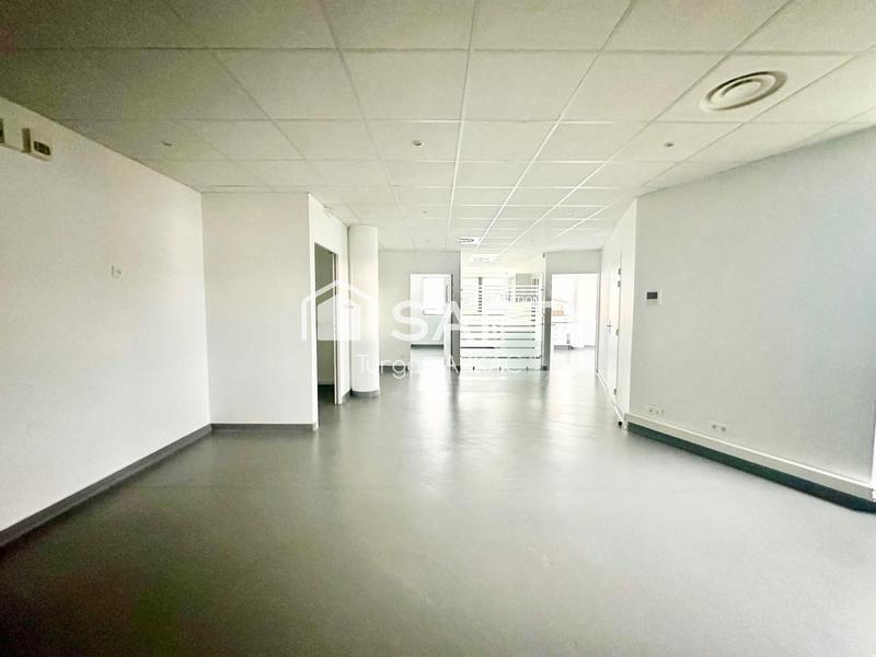 Local commercial - 96 m² - 6 pièces