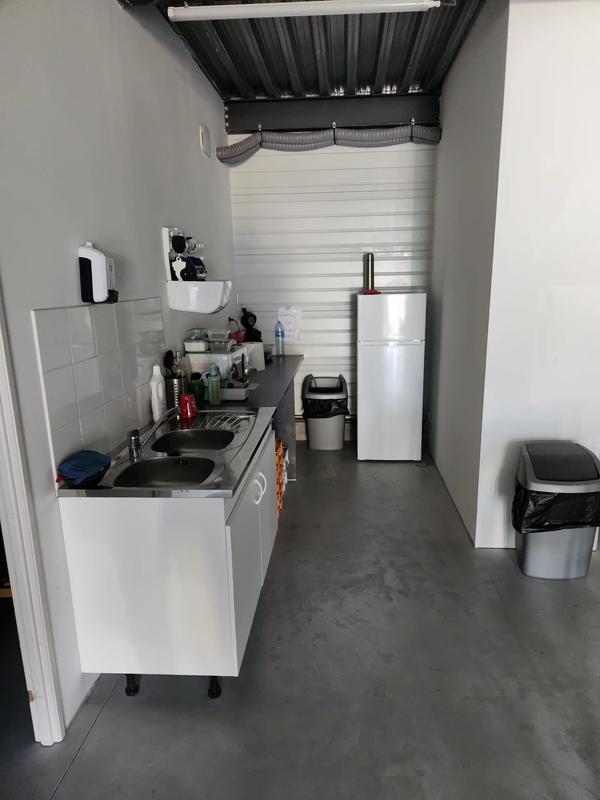 Local d'activités - 130 m² - 2 pièces