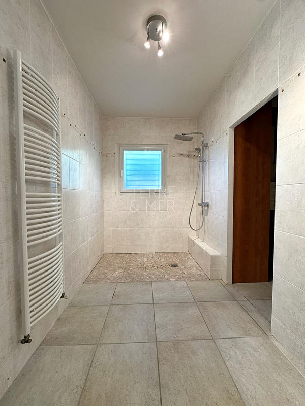 Maison - 180 m² - 6 pièces