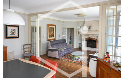 Maison - 270 m² - 14 pièces