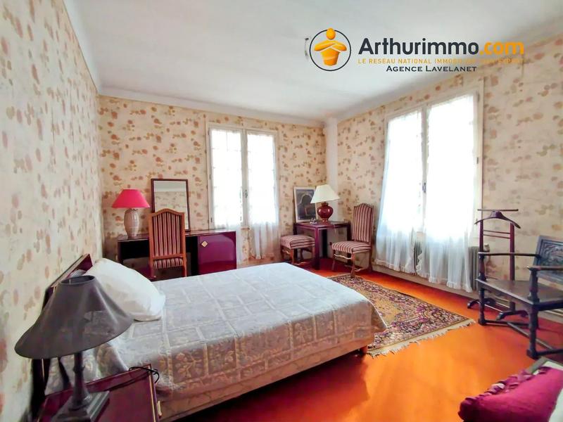 Maison - 275 m² - 10 pièces