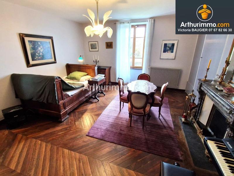 Maison - 252 m² - 10 pièces