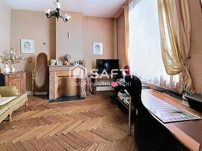 Maison - 227 m² - 12 pièces