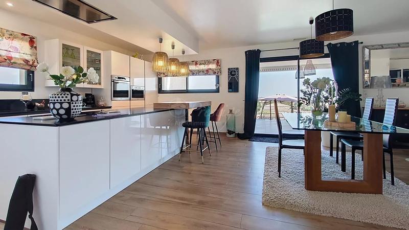 Maison - 150 m² - 5 pièces