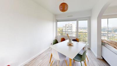 Appartement - 80 m² - 4 pièces