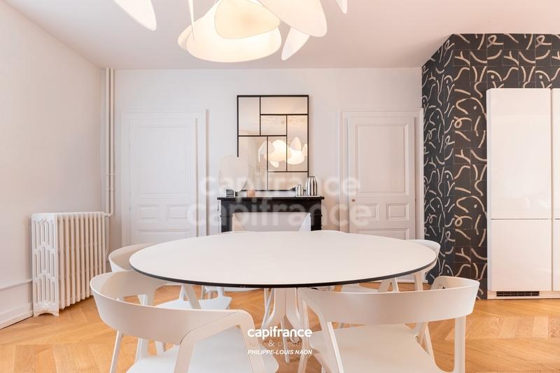 Maison bourgeoise - 251 m² - 10 pièces