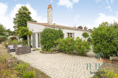 Maison - 220 m² - 9 pièces