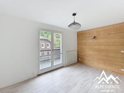 Maison - 225 m² - 10 pièces