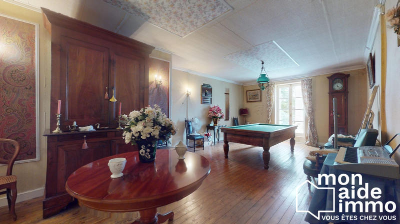 Maison - 266 m² - 7 pièces