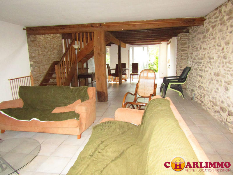 Maison traditionnelle - 270 m² - 6 pièces