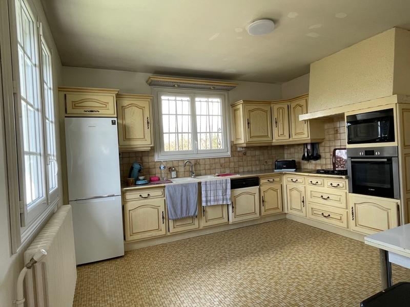 Maison - 230 m² - 6 pièces