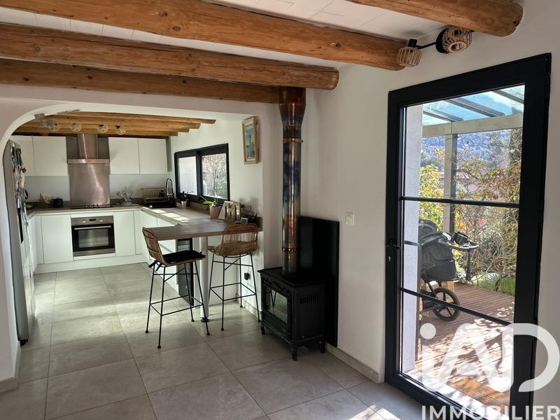 Maison - 102 m² - 4 pièces