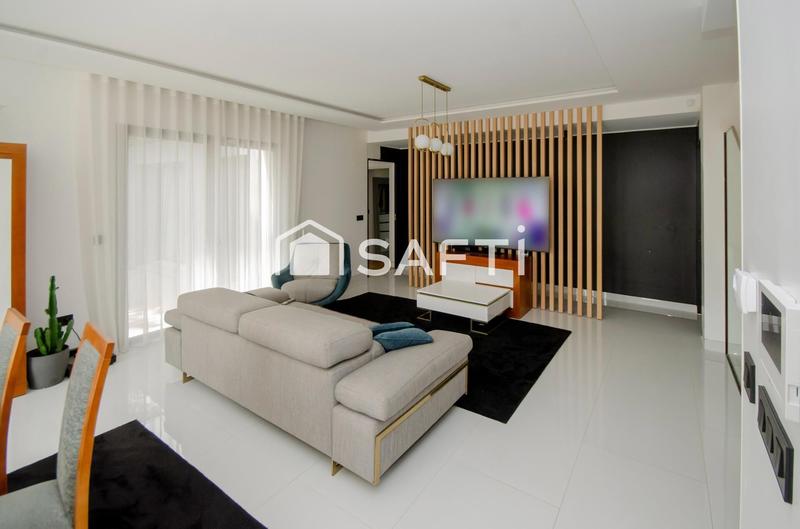 Maison - 185 m² - 8 pièces