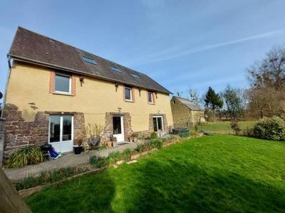 Maison ancienne - 240 m² - 8 pièces