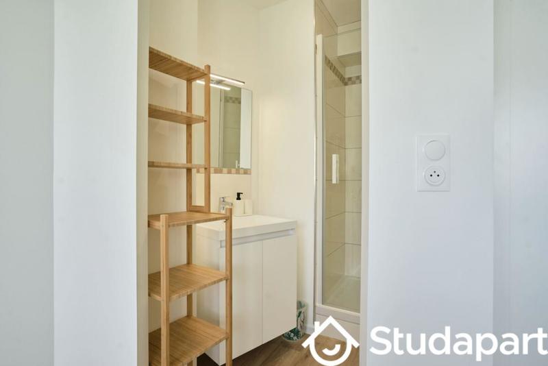 Chambre - 12 m² - 1 pièce