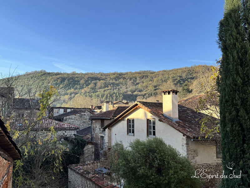 Maison - 668 m² - 14 pièces