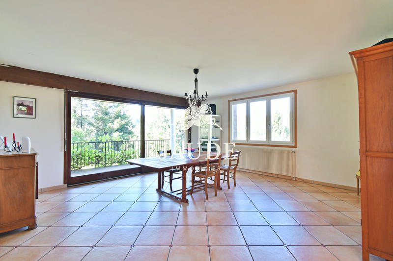 Maison - 221 m² - 10 pièces