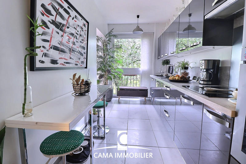 Appartement - 81 m² - 3 pièces