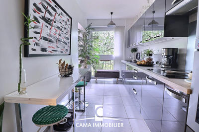 Appartement - 81 m² - 3 pièces