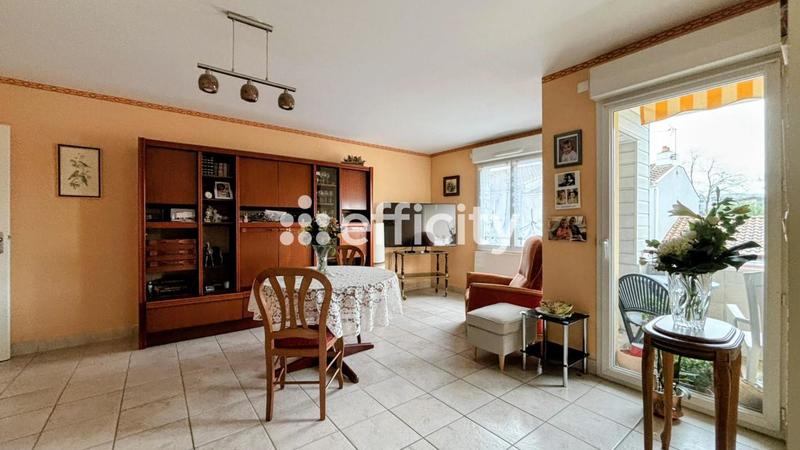 Appartement - 90 m² - 4 pièces
