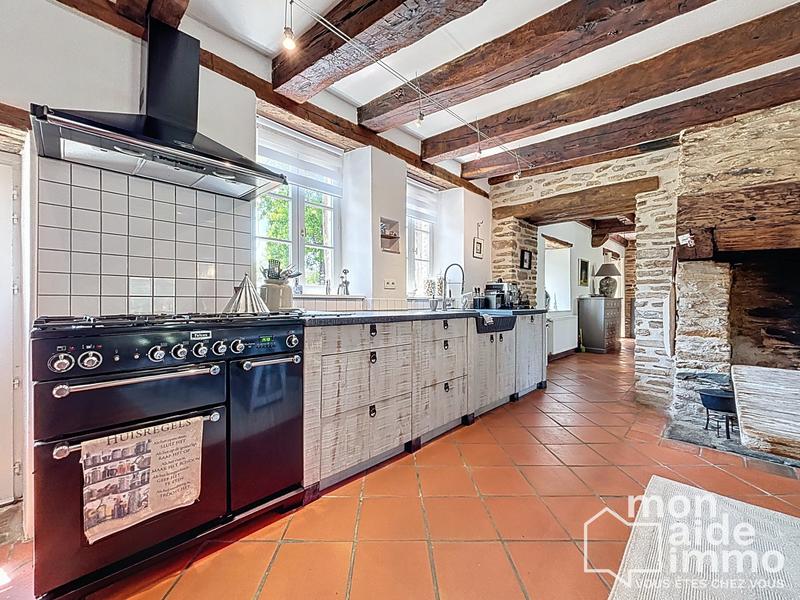 Maison ancienne - 230 m² - 7 pièces