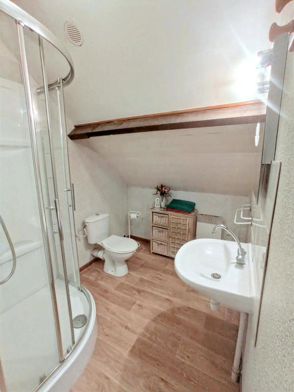 Maison - 223 m² - 9 pièces