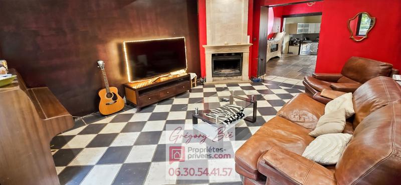 Maison - 231 m² - 7 pièces