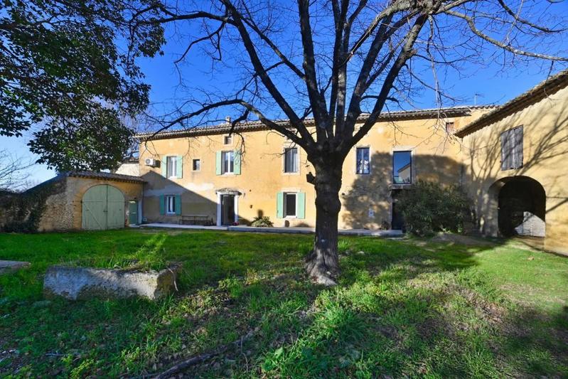 Maison - 250 m² - 7 pièces