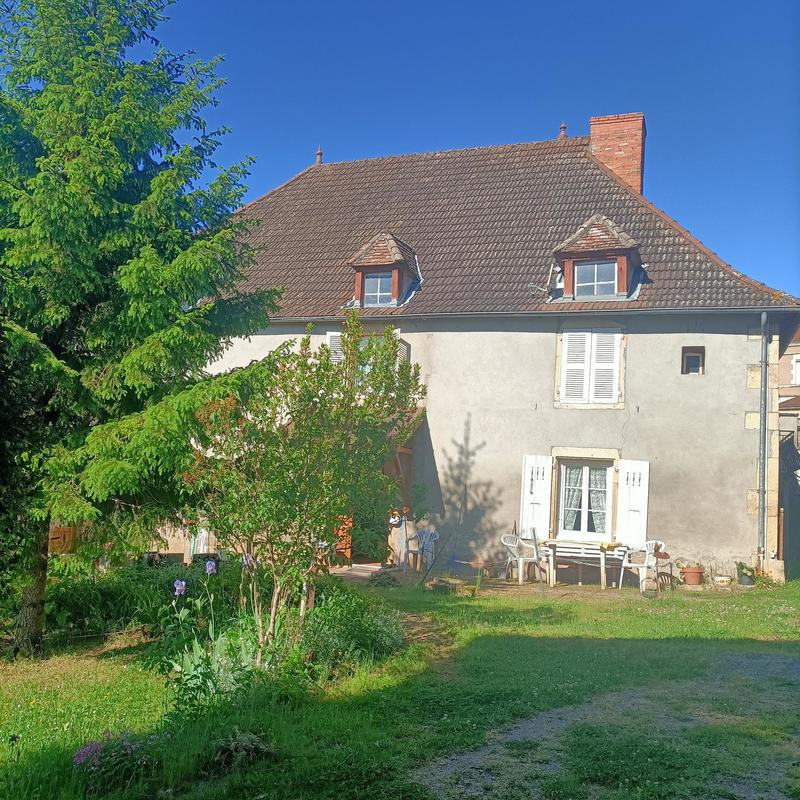 Propriété - 200 m² - 12 pièces