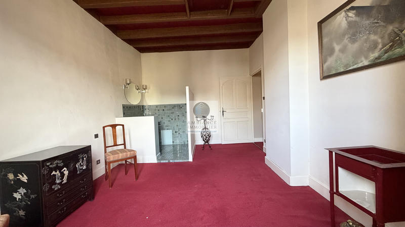 Maison - 217 m² - 7 pièces