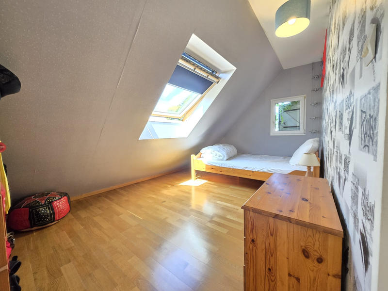 Maison - 230 m² - 9 pièces