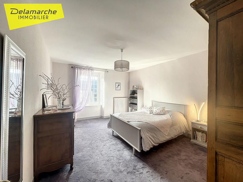 Maison - 231 m² - 7 pièces