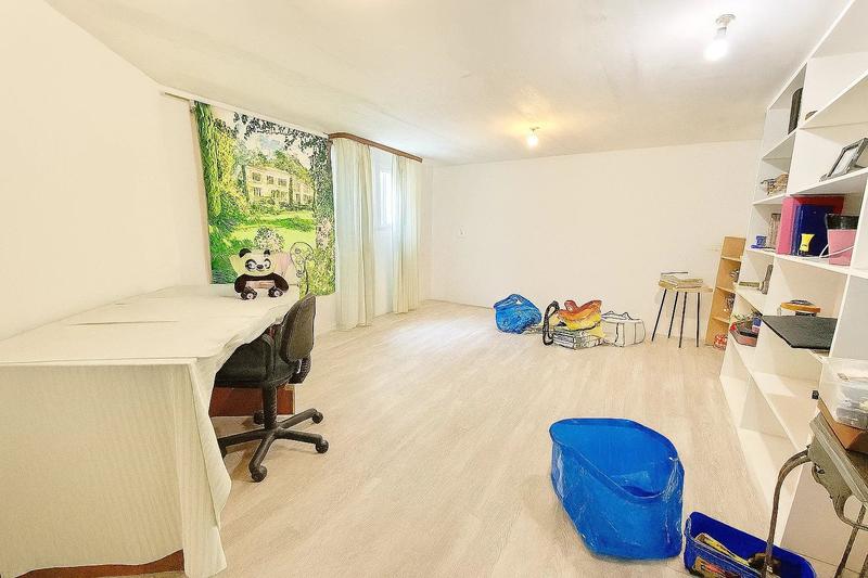 Maison - 200 m² - 5 pièces