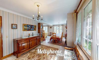 Maison - 180 m² - 10 pièces