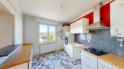 Appartement - 77 m² - 4 pièces