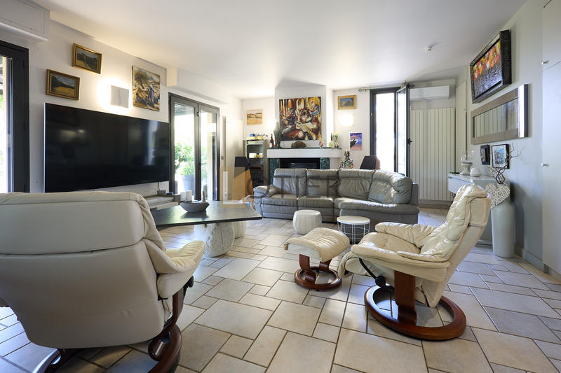 Villa - 320 m² - 8 pièces