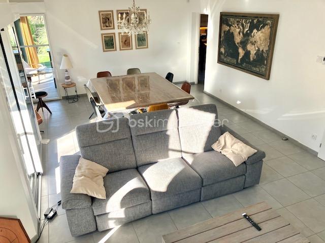 Maison - 200 m² - 6 pièces