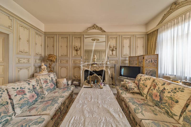 Appartement - 160 m² - 5 pièces