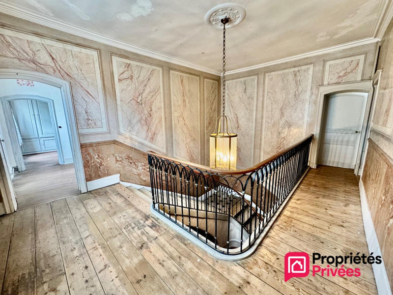 Maison - 367 m² - 10 pièces