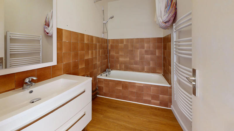 Appartement - 83 m² - 2 pièces