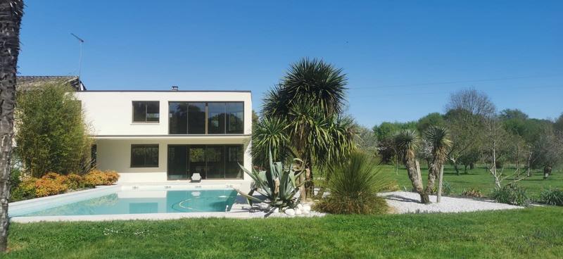 Maison - 859 m² - 20 pièces