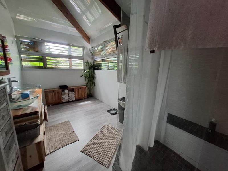 Maison - 239 m² - 11 pièces