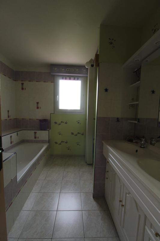 Maison - 235 m² - 8 pièces