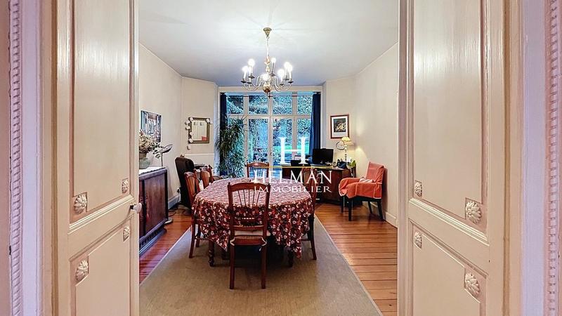 Maison - 258 m² - 7 pièces