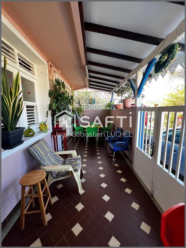 Maison - 98 m² - 4 pièces