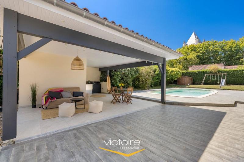 Maison - 191 m² - 6 pièces