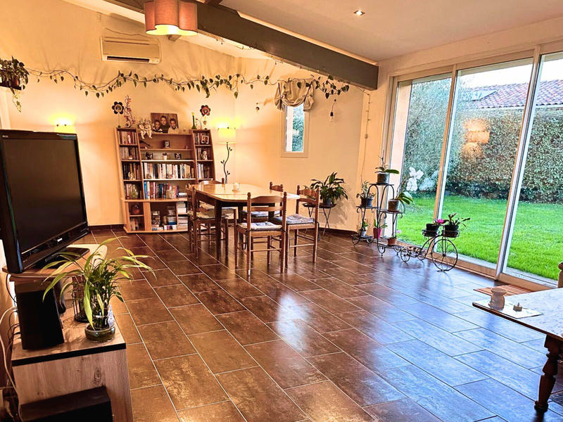 Maison - 170 m² - 9 pièces