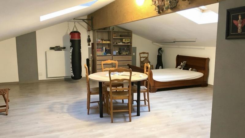 Maison - 250 m² - 8 pièces