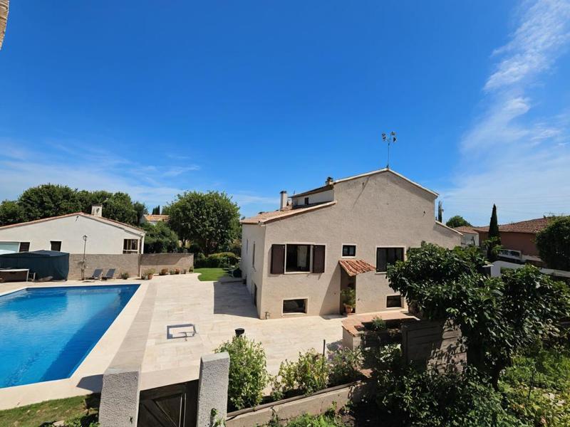 Maison - 105 m² - 5 pièces