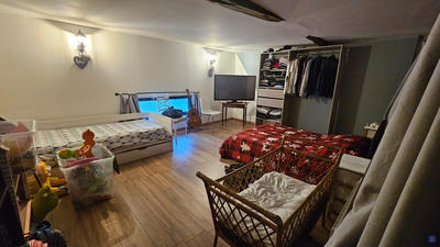 Maison - 237 m² - 8 pièces